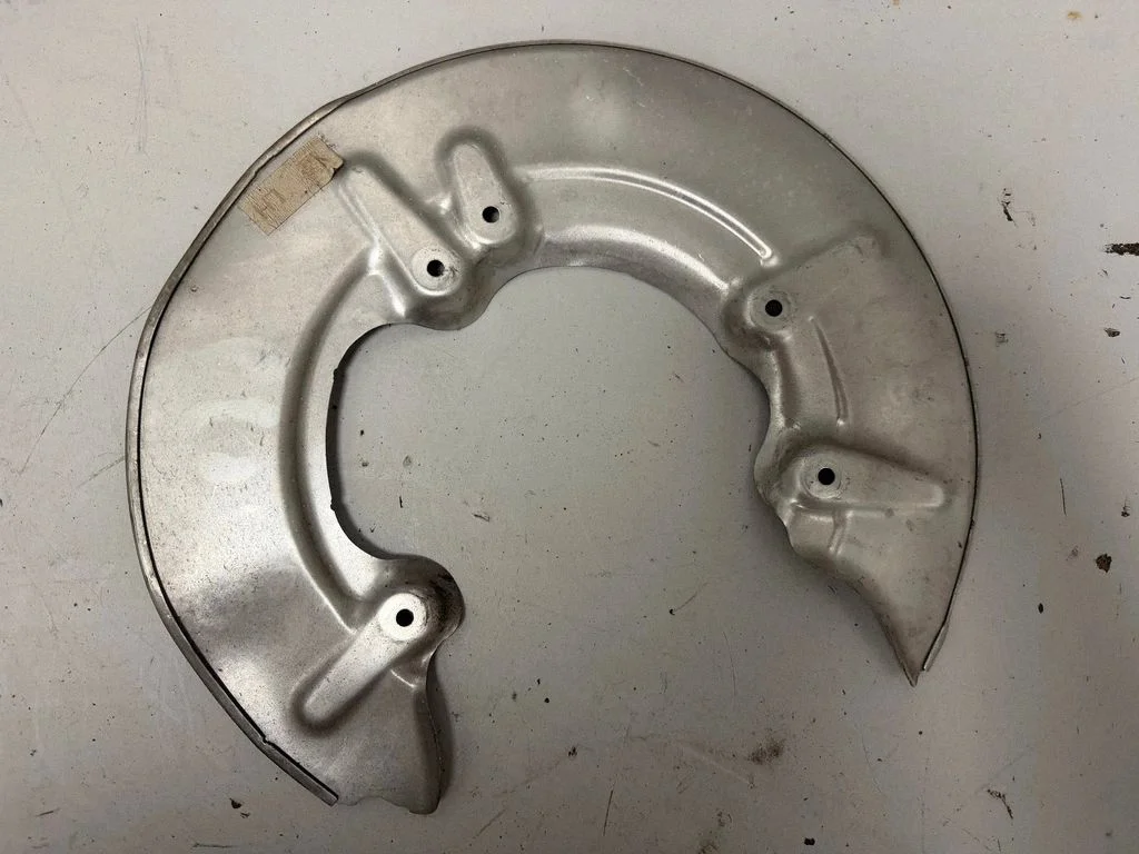 Rear brake disc plate dust cover – BMW 5 Series G60 G61 (2023-)