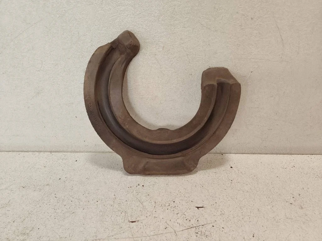 Front coil spring rubber mount – Lexus ES 300h (7th Gen) (2018-2025)