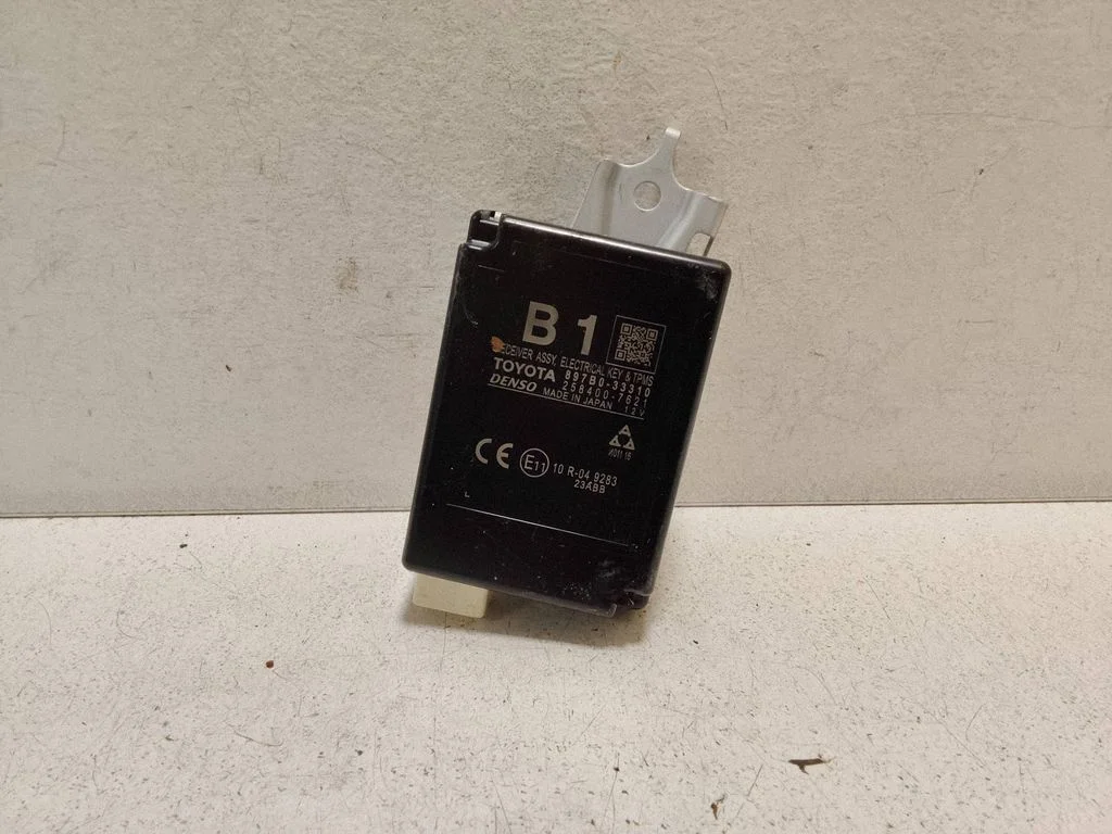 Võtmeta süsteemi KESSY (keyless) juhtplokk/moodul 897B033310
