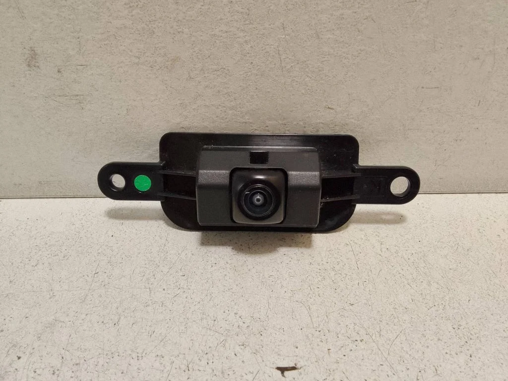 Reversing camera – Lexus ES 300h (7th Gen) (2018-2025)