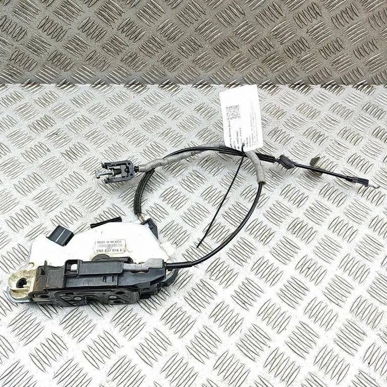 Front door lock – Volkswagen Amarok (2010-2020)
