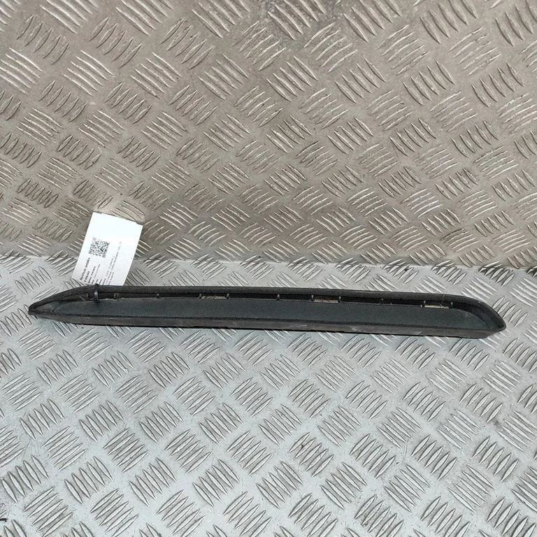 Aizmugurējā bufera apdares līste 5256676010