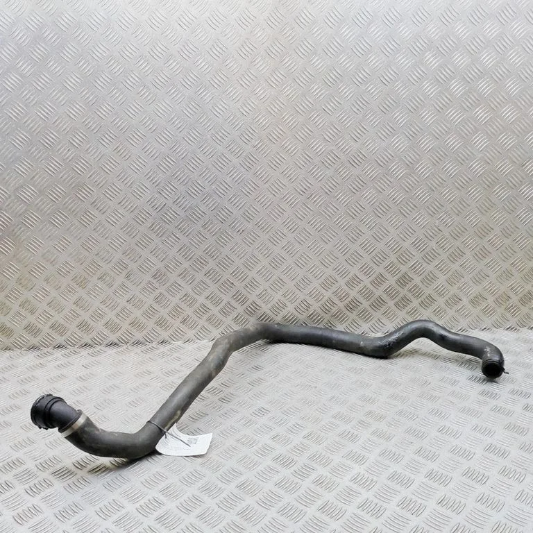 Engine coolant pipe/hose – Mercedes-Benz C-Class W205 (2014-2021)