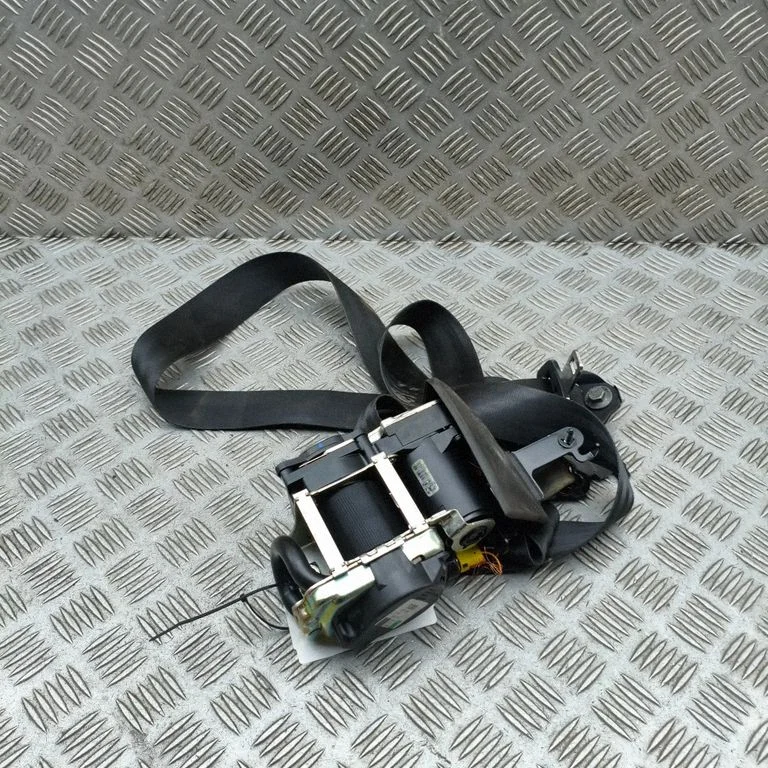 Front seatbelt – Volvo S90, V90 (2016-)