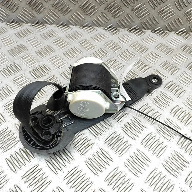 Rear seatbelt – Volkswagen Amarok (2010-2020)