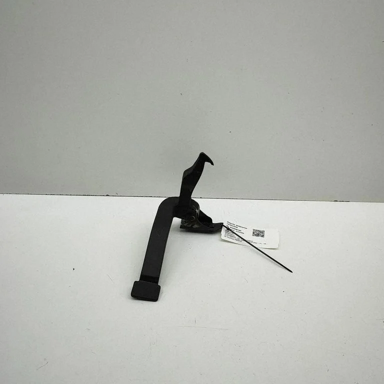 Engine bonnet (hood) release handle 9827086480
