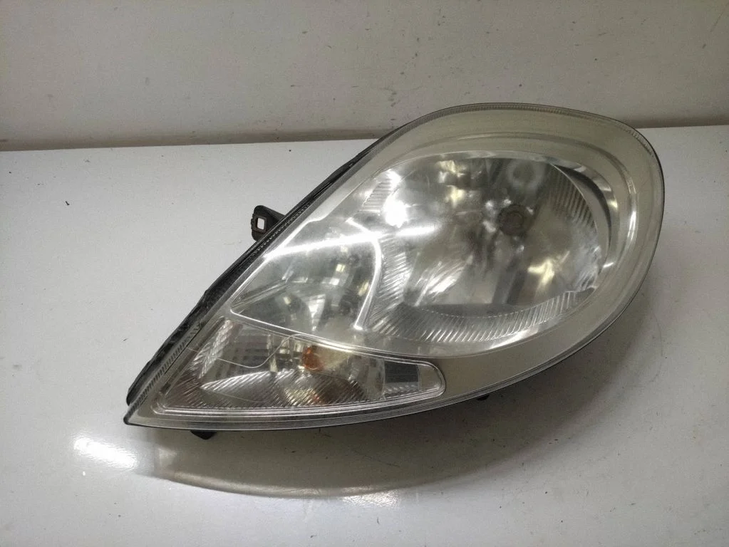 Headlight/headlamp – Opel Vivaro (2001-2014)