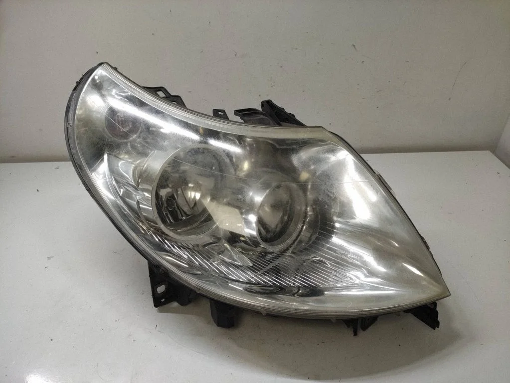 Headlight/headlamp 1369495080