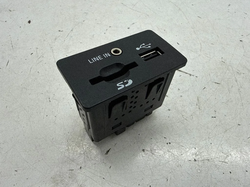 USB socket connector – Ford Mustang VI (2015-)