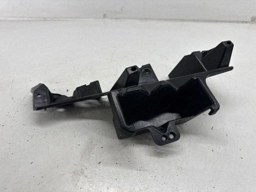Rear bumper mounting bracket FR3B17D961AG