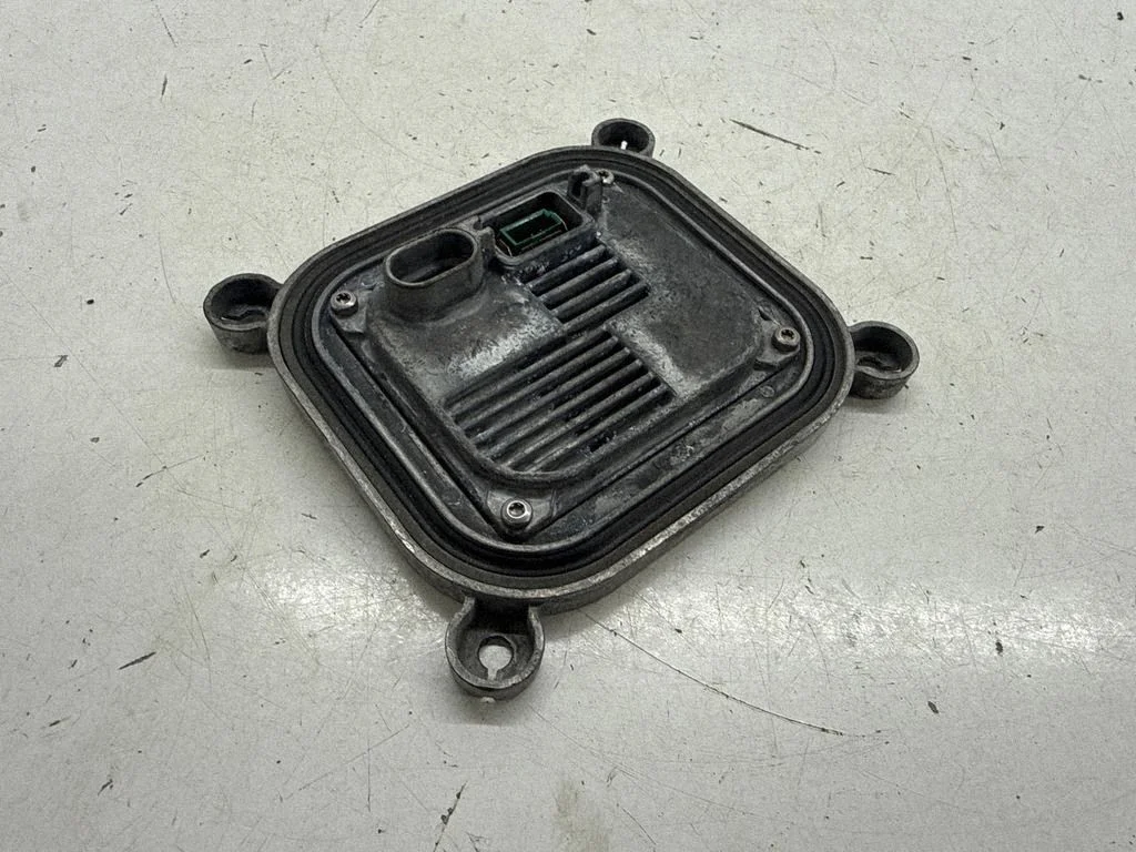 Headlight ballast module Xenon 10R034663