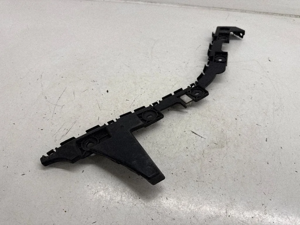 Rear bumper mounting bracket FR3B17F767AF