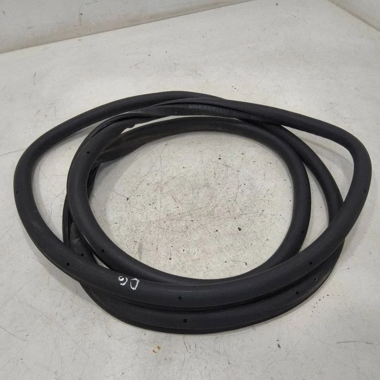 Rear door rubber seal (on body) – Volkswagen Touran II (2010-2016)