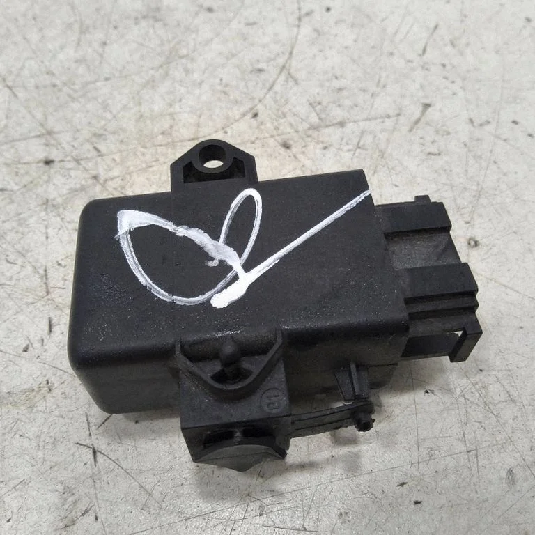 Seat heating relay – Volkswagen Touran II (2010-2016)