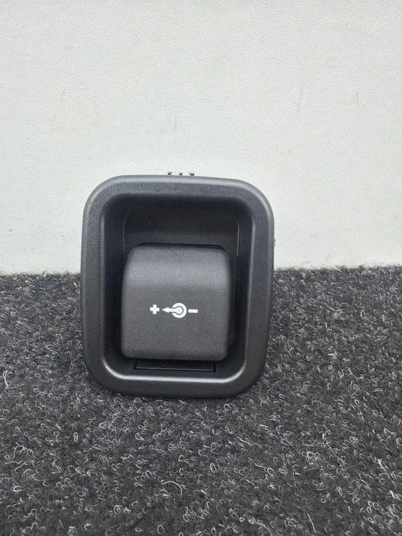 12 V pesa (taga) 57143111