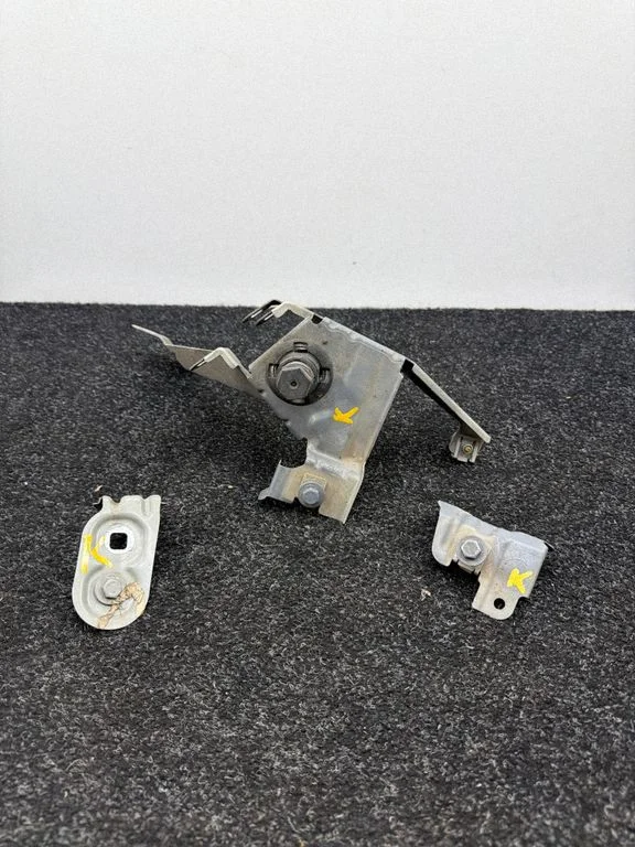 Poritiiva kinnitusklamber – BMW 6-seeria F12 F13 (2010-2018)