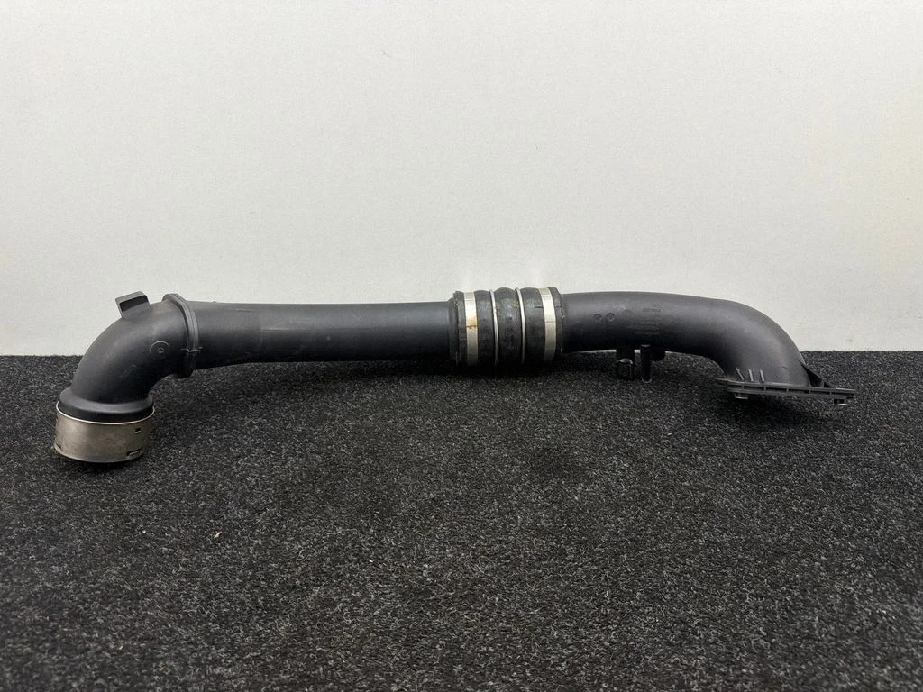 Vahejahuti voolik (-ud)/ toru (-d) – BMW 1-seeria F20 F21 (2011-2019)