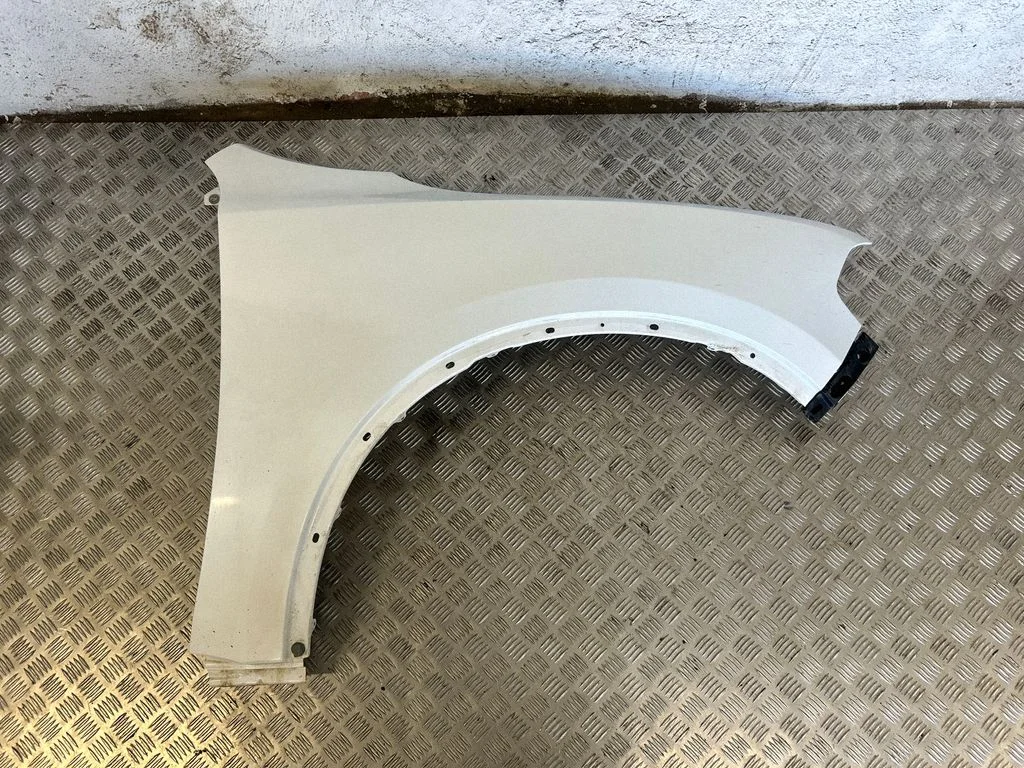 Fender – right