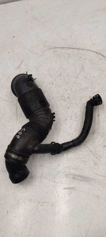 Air intake hose/pipe 3C0129654P