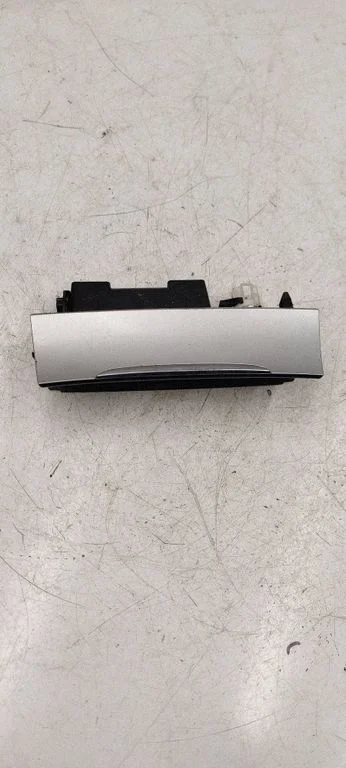 Ashtray (front) – Volkswagen Passat CC (2008-2016)