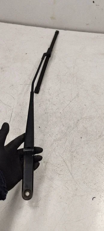 Front wiper blade arm – Volkswagen Passat CC (2008-2016)