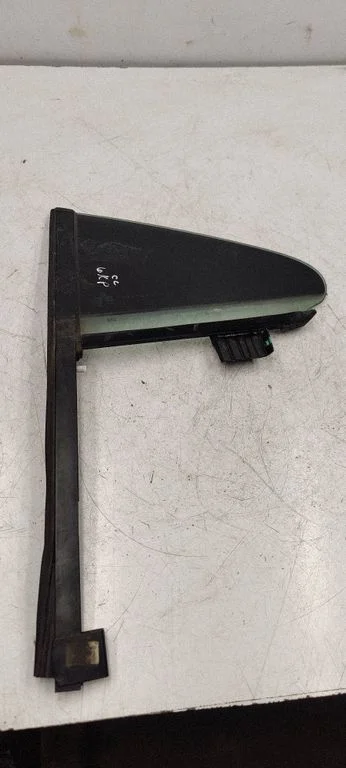 Rear vent window glass – Volkswagen Passat CC (2008-2016)
