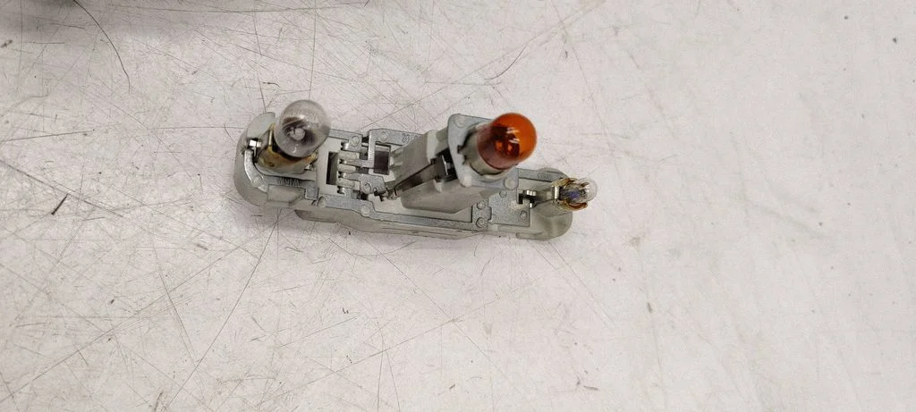 Pokrywa oprawki lampy tylnej – Volkswagen Passat CC (2008-2016)