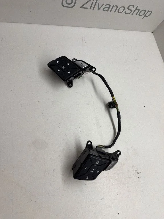 Steering wheel buttons/switches – Mercedes-Benz C-Class AMG W204 (2007-2014)