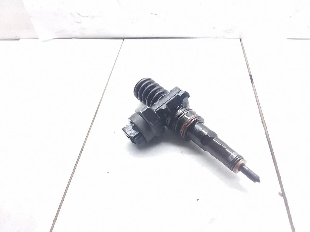 Fuel injector – Audi A4 S4 B5 8D (1999-2000)