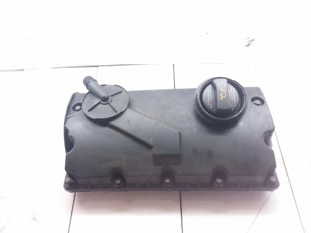 Rocker cam cover – Audi A4 S4 B5 8D (1999-2000)