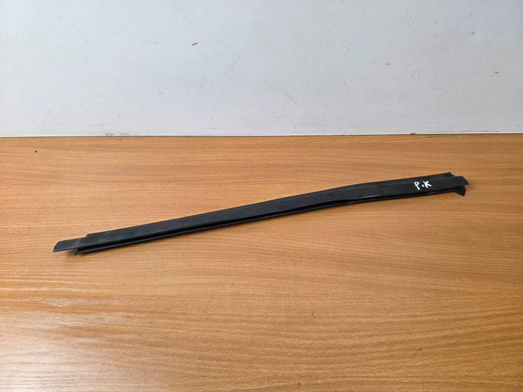 Front door glass trim molding – front left