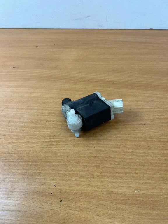 Klaasipesuvedeliku pump (klaaside) 985104Z000