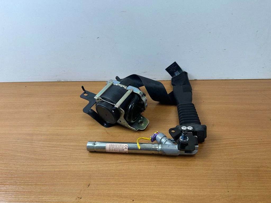 Pas bezpieczeństwa przedni 88820F1200ED