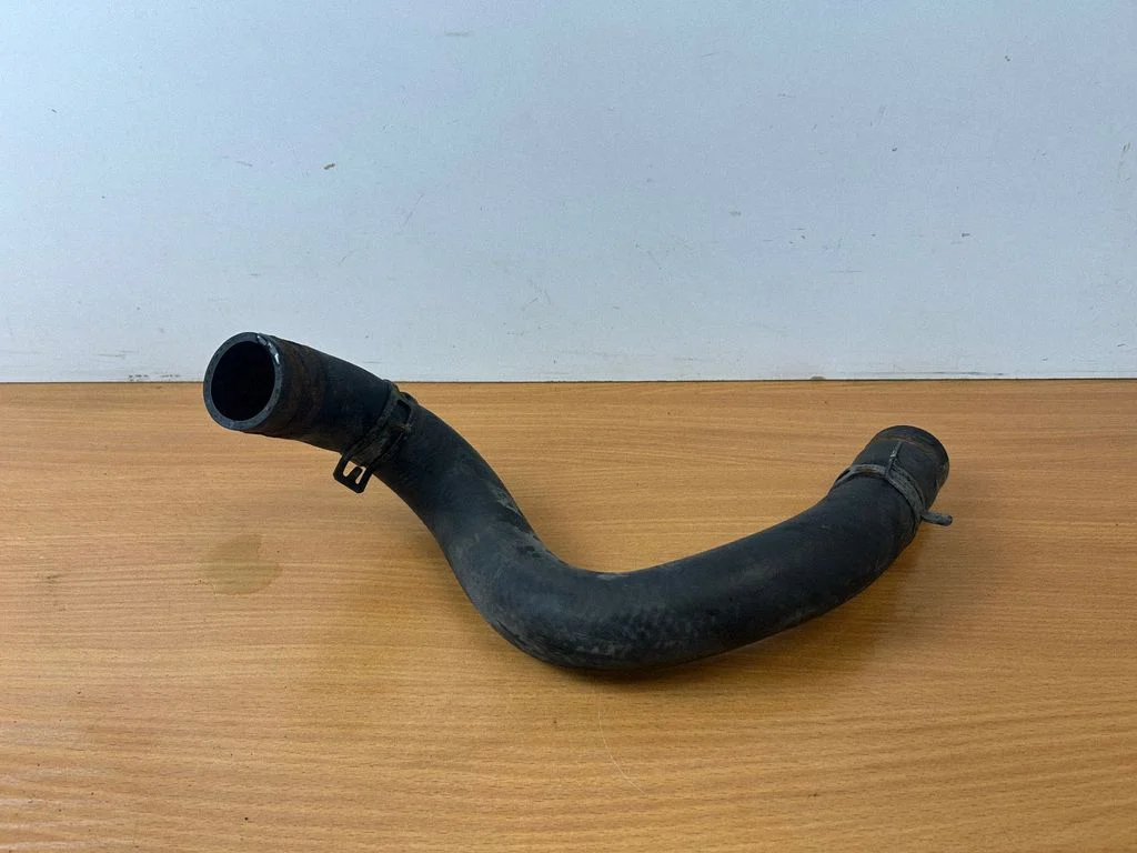 Mootori jahutusvedeliku toru / voolik 25412D3100
