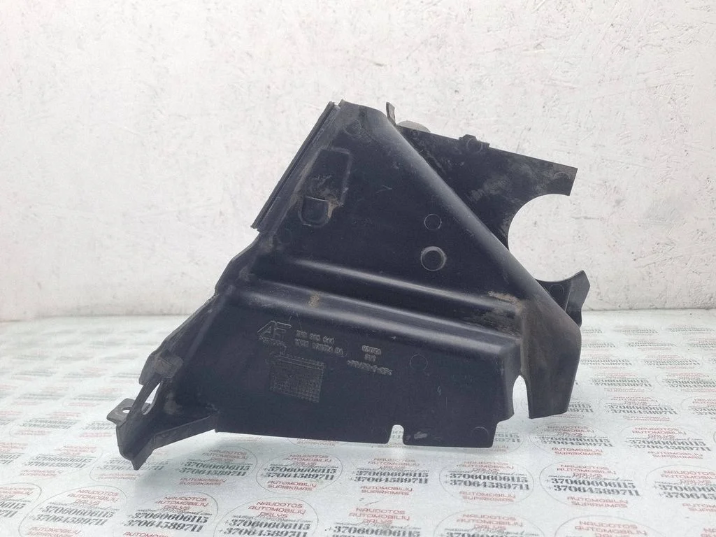 Battery tray heat shield