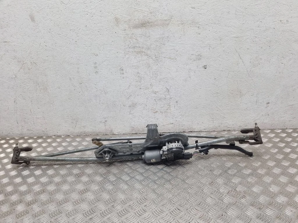 Front wiper linkage and motor 7M3955119