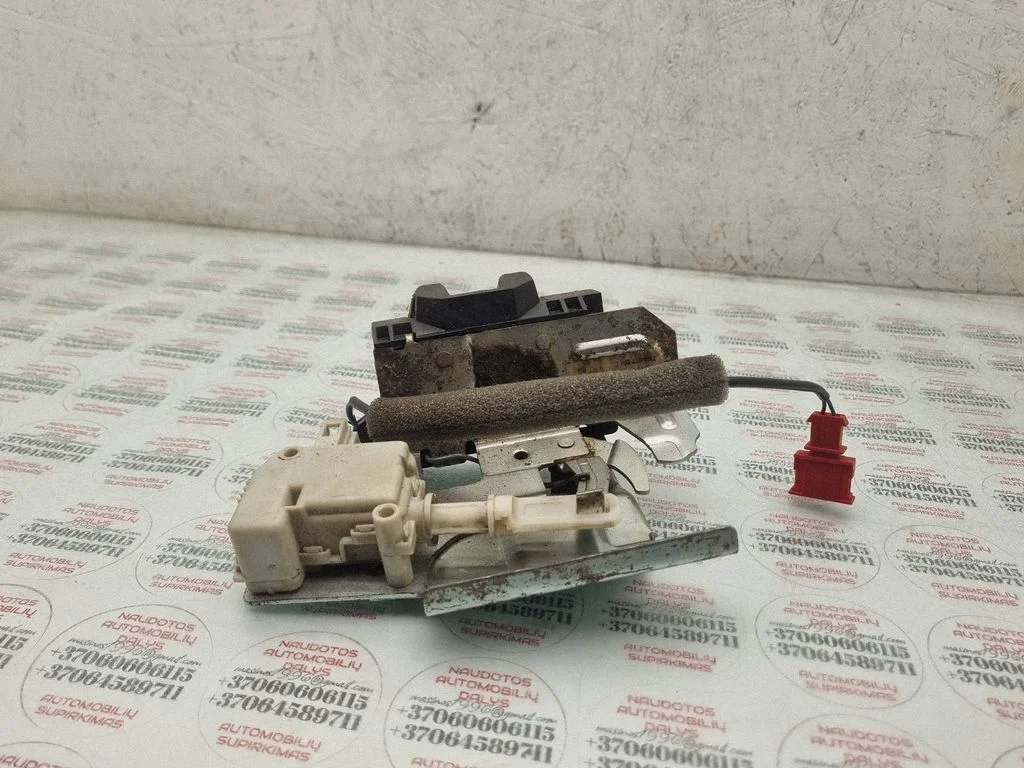 Tailgate/trunk/boot lock/catch/latch 7M4827501C
