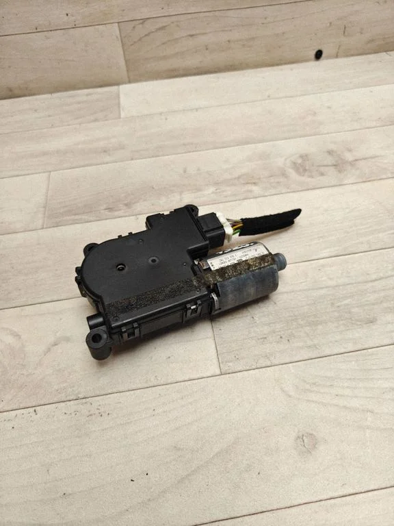Katuseluugi mootor/ajam – Citroen C4 Grand Picasso (2007-2013)