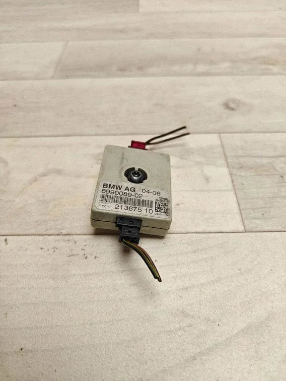 Aerial antenna amplifier – BMW X3 E83 (2003-2010)