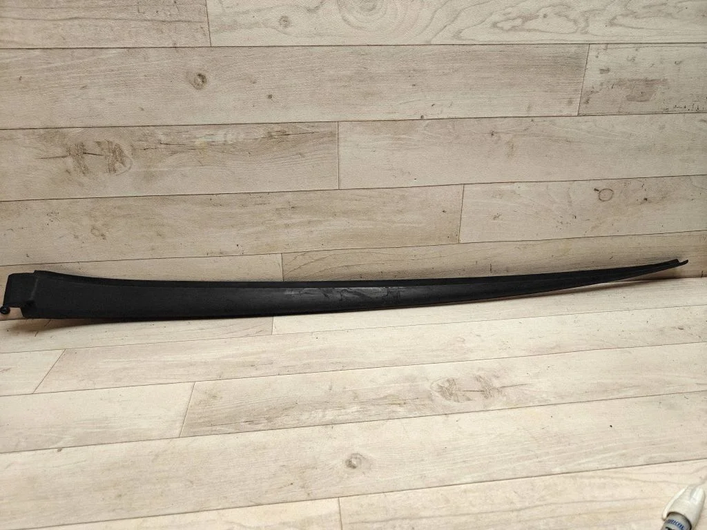 Windshield trim 5M0854327D