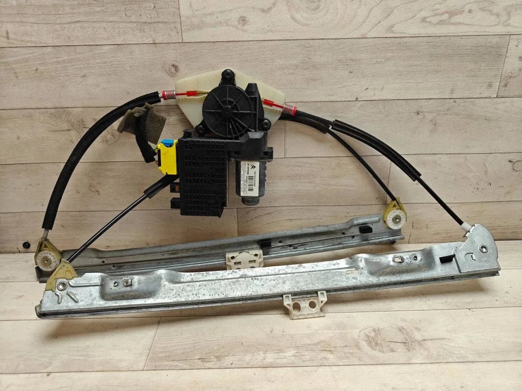 Front door window regulator with motor 9674032480