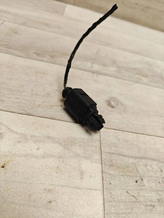 Outside/exterior temperature sensor – Volkswagen Golf Plus (2005-2013)