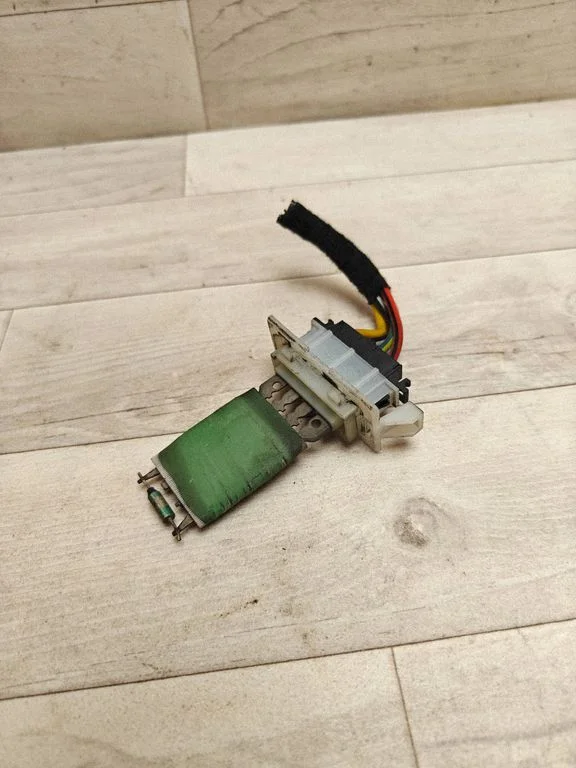 Heater blower motor/fan resistor