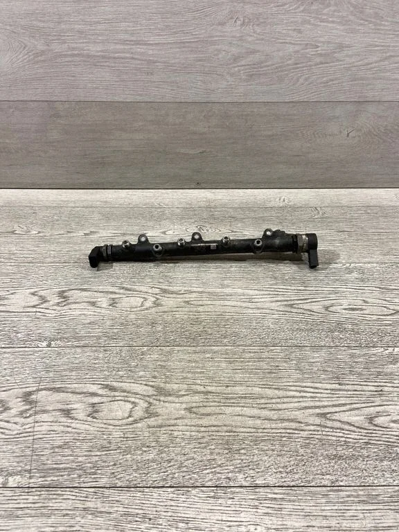 Fuel main line pipe – BMW 3 Series E90 E91 (2005-2012)
