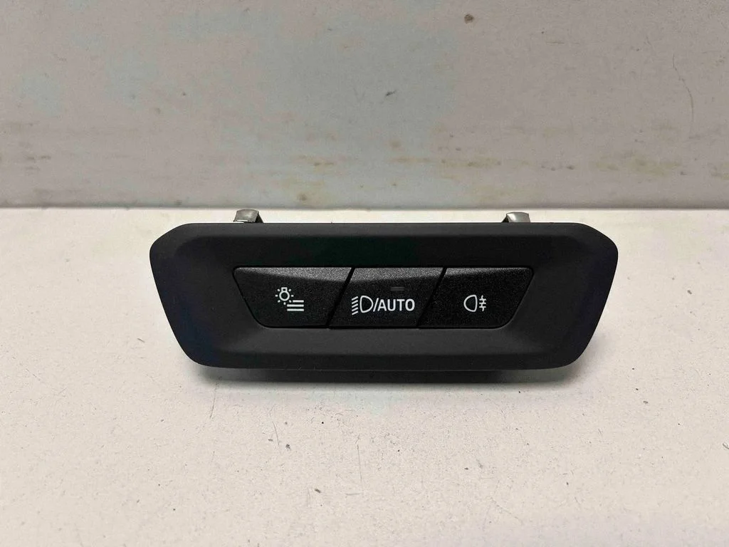 Light switch 5A71544