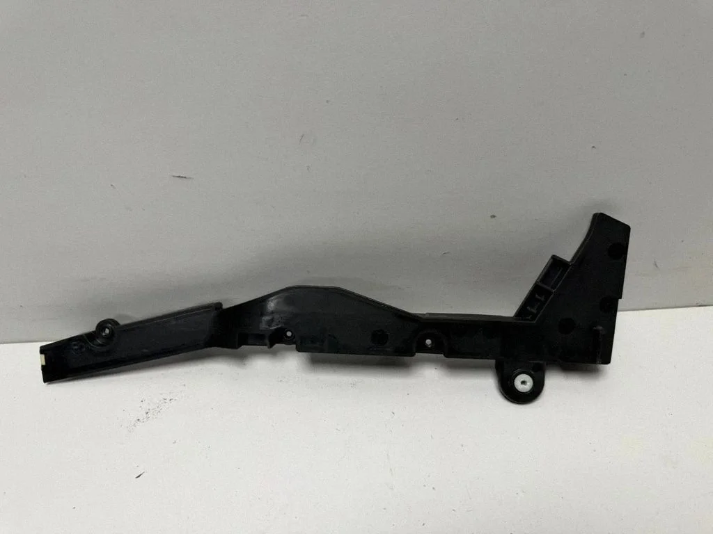 Other engine bay part – BMW i4 (2021-)