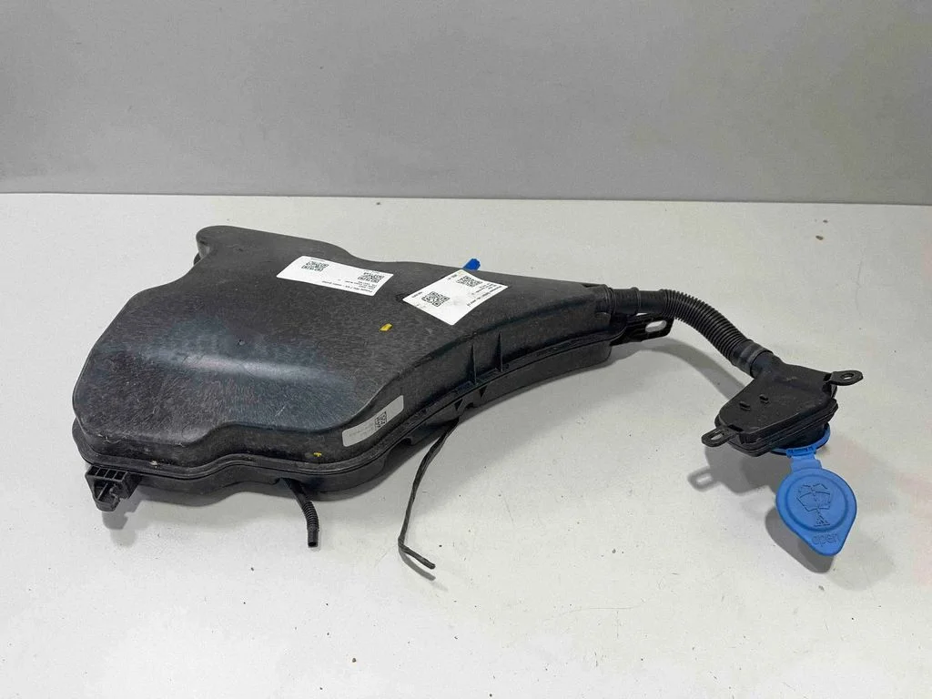 Windshield washer fluid reservoir/tank – BMW 4 Series G22 G23 G24 G26 (2020-)