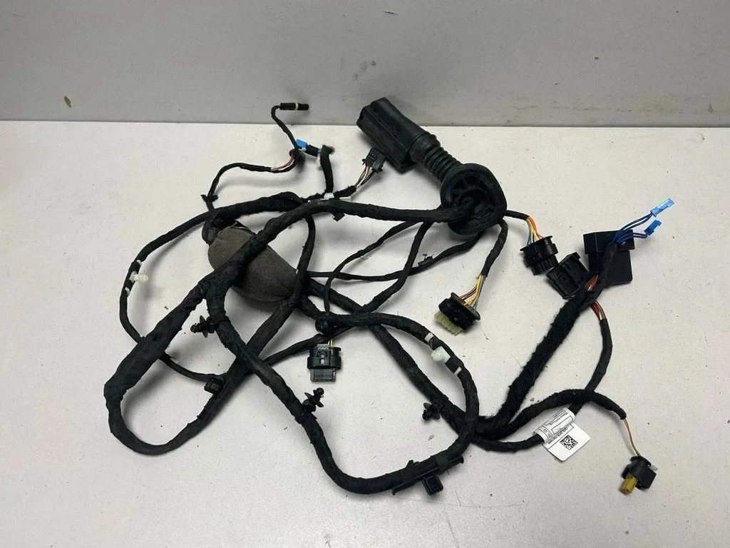 Priekšējo durvju vadu instalācija – BMW X5M G05 F95 (2019-)