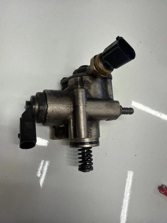 Fuel injection high pressure pump 06F127025J