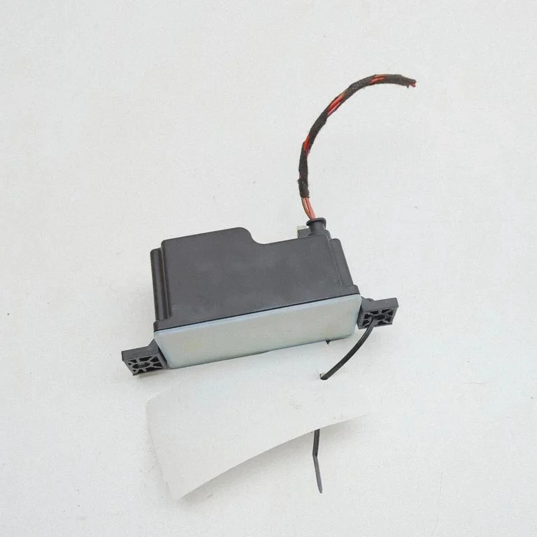 Voltage converter/converter module – Mercedes-Benz C-Class W205 (2014-2021)